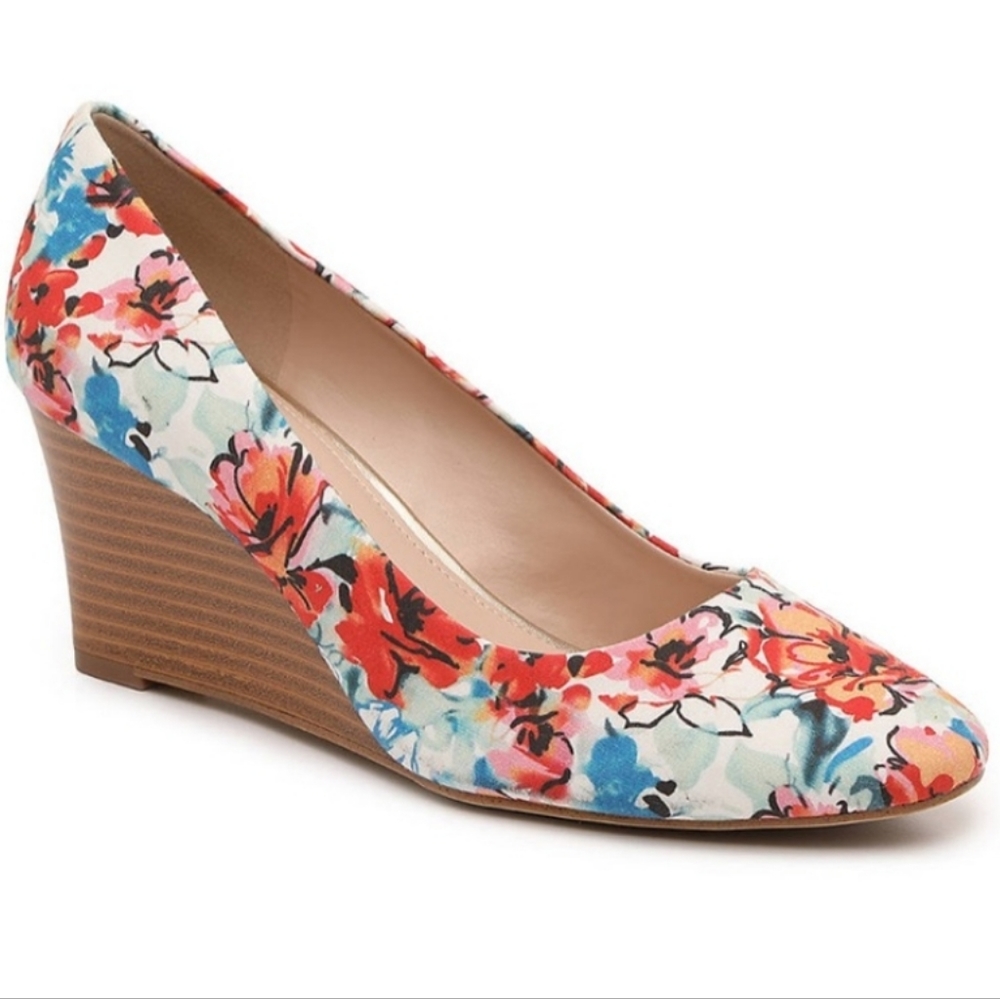 Fabric floral Wedge Shoes size 9.5